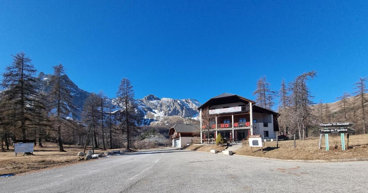 Auberge Des Aiguilles Entraunes Exterior foto