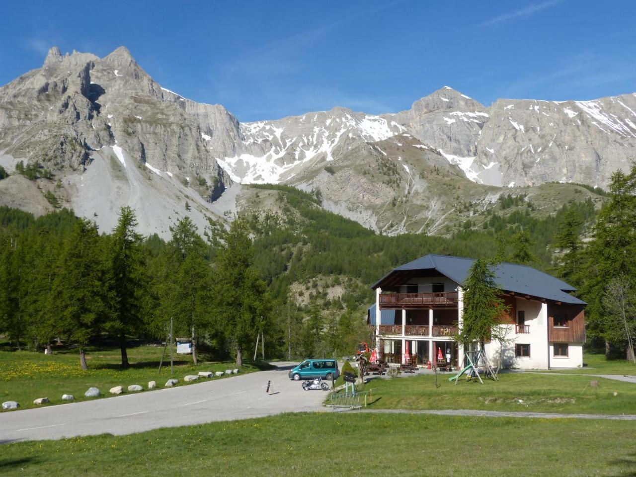 Auberge Des Aiguilles Entraunes Exterior foto